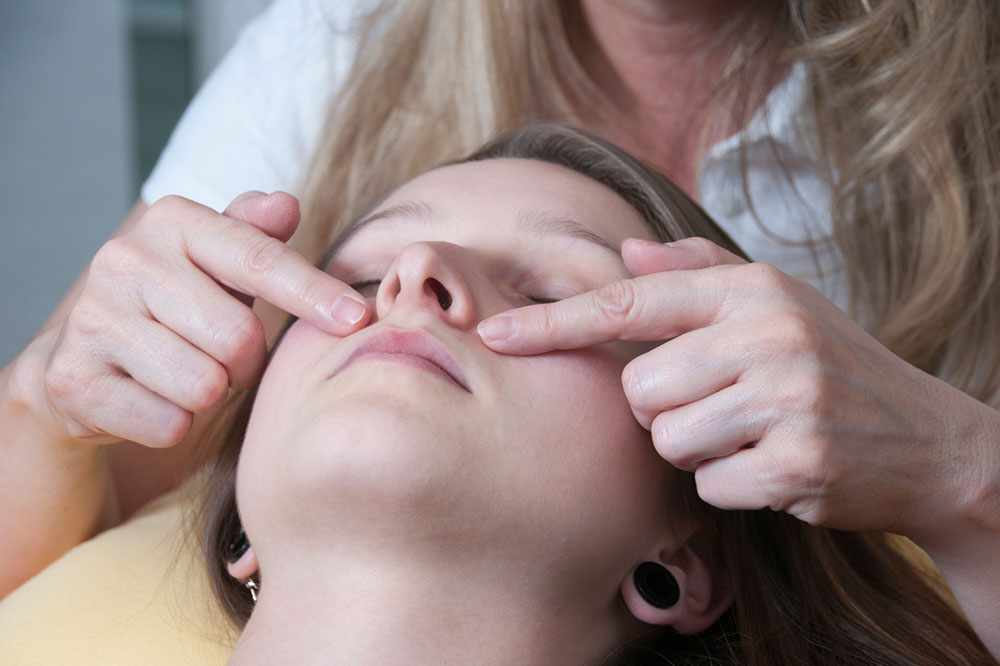 5 Early Warning Signs of Nasal Polyps